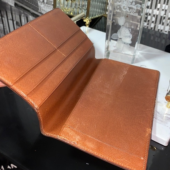 Authentic Louis Vuitton Rare Vintage Monogram checkbook holder - Picture 7 of 13